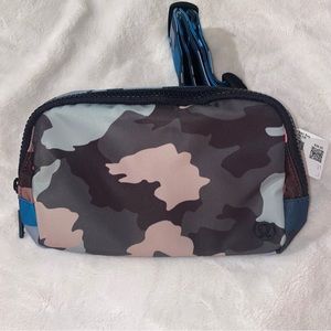 Lululemon Everywhere Camo Belt Bag NWT